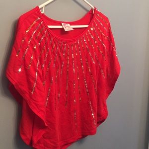 Women’s L red shirt